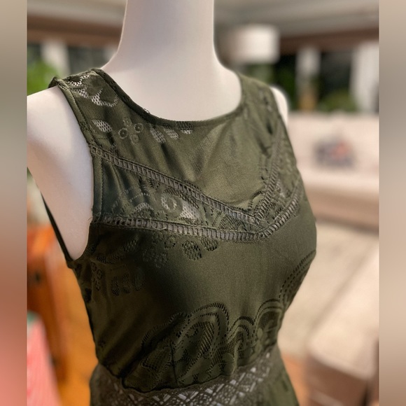 Rebellion Lace Dress - Picture 2 of 11